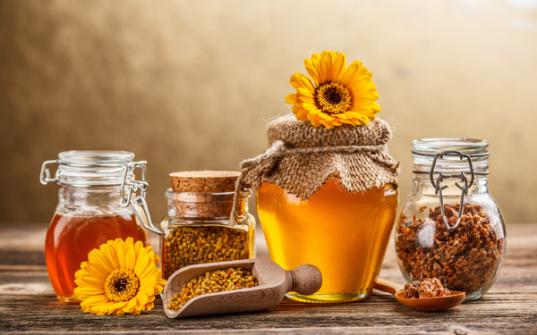 Dùng mật ong chữa bệnh hiệu quả đến bất ngờ